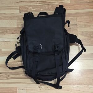 Kriega MAX28 Urban Moto Backpack Features The Quadloc-Lite™